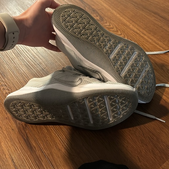 Size 5 womens Nike MC Trainer - Picture 6 of 6